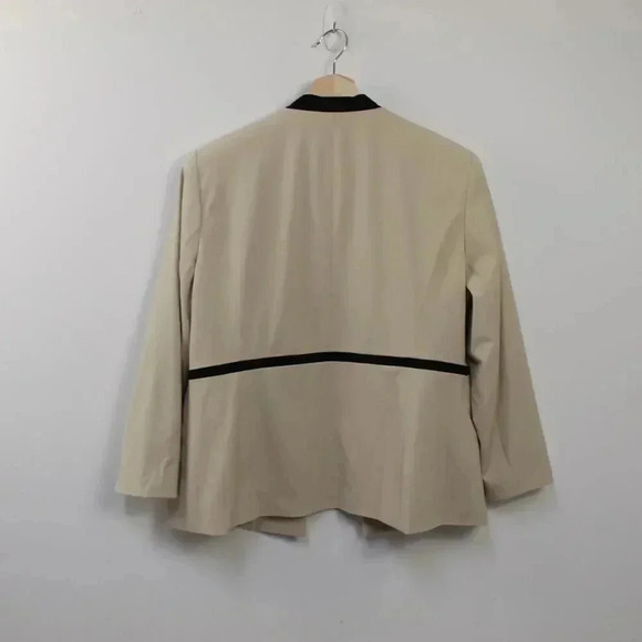 DONCASTER beige modern blazer - Picture 4 of 10